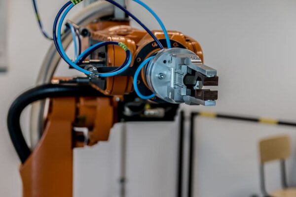 6 Key Considerations When Choosing a Robot Arm to Assist With Your Packaging Operations